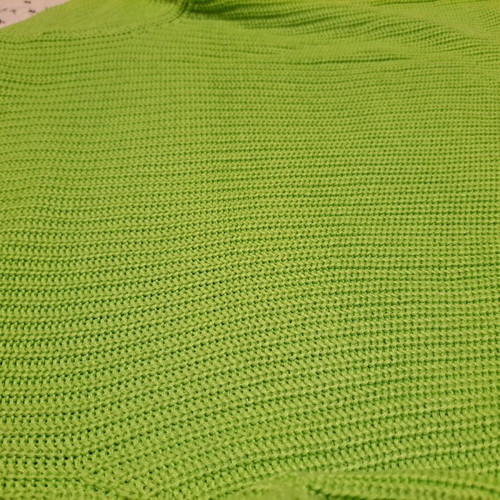Stradivarius spring knitted sweater S green like new