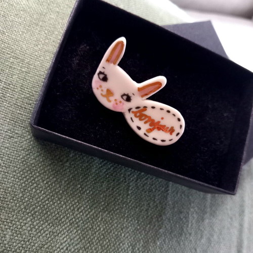 Natacha Plano brooch "bonjour", handmade, white and gold