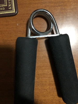 Hand Grip за укрепване на китките, средна трудност като нов
