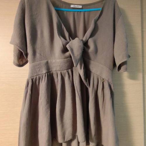 Regallinas blouse empire line new with chest design