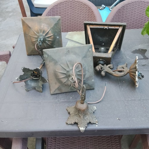 Set of 3 vintage outdoor lanterns with antique design