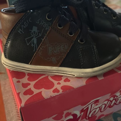 Children's shoes size 22 like new