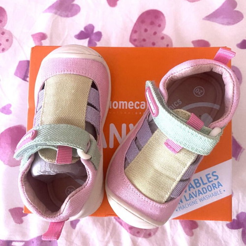 Biomecanics baby shoes size 20 like new, canvas, pastel colors
