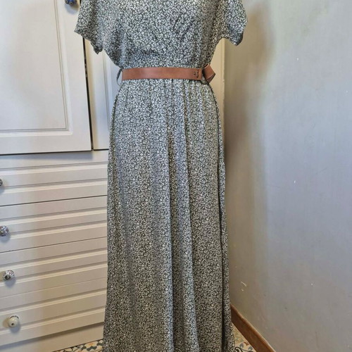 Maxi dress white-green one size with tan belt new