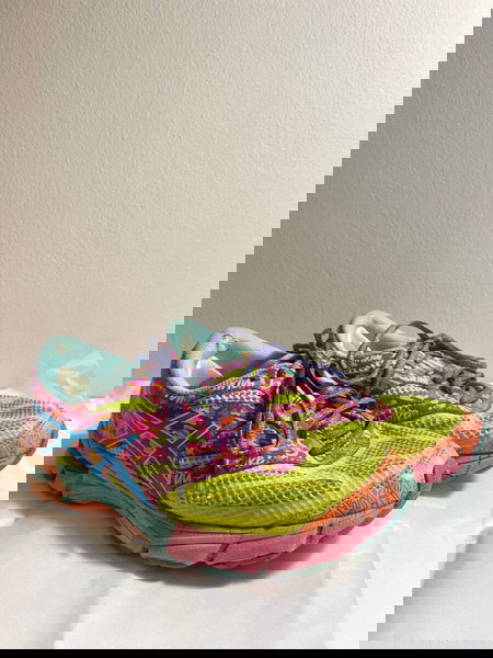 Πολύχρωμα αθλητικά Asics