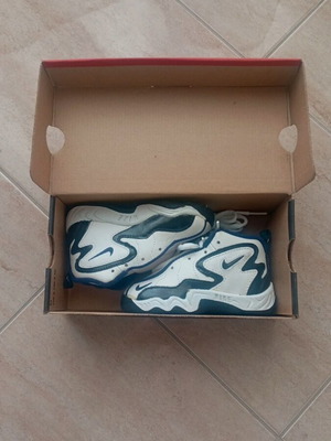 Nike Y2K shoes size 26 new, white and blue