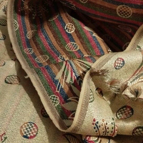 Throw with silk thread and fringes like new, vintage set with pillowcases