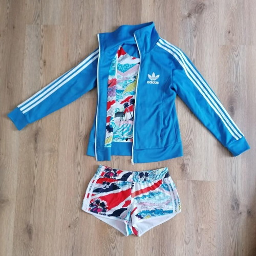 Adidas Venice Beach set like new, multicolor and blue