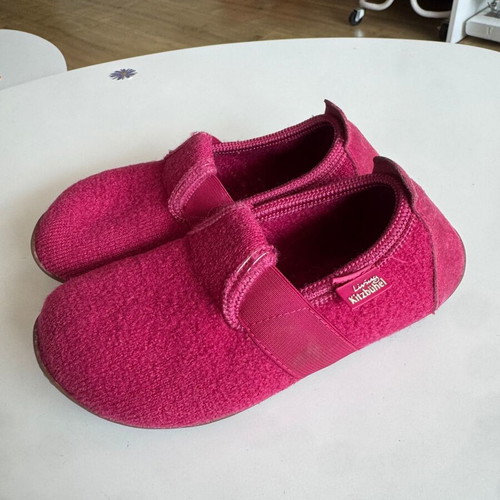 Living Kitzbühel children's wool slippers size 30 used, pink, flexible sole