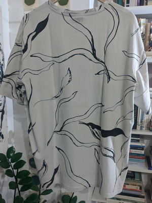 Men's white H&M shirt used, size XL