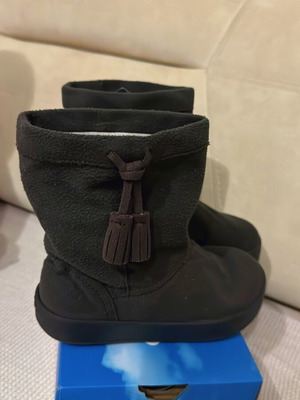 Παιδικά μποτάκια Crocs αδιάβροχα σε άριστη κατάσταση, νούμερα 29-30