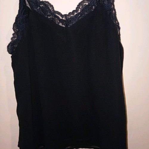 Women's elegant camisole top with lace and lining like new, black