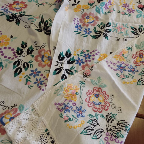 Traditional handmade table runner like new 45x270 cm
