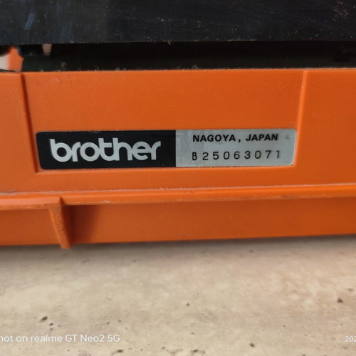 Brother Deluxe 650TR Typewriter like new, orange 70's