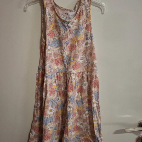 H&M floral dress for girls 6-8 years like new, pastel colors