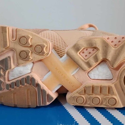 Adidas sneakers like new, size 43, beige apricot