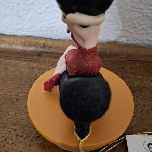 Betty Boop figure with high heel 2004 new