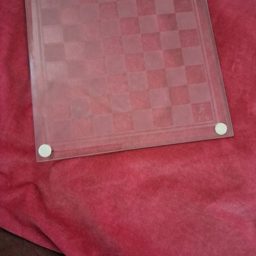 Jonny glass chessboard like new with glass pieces