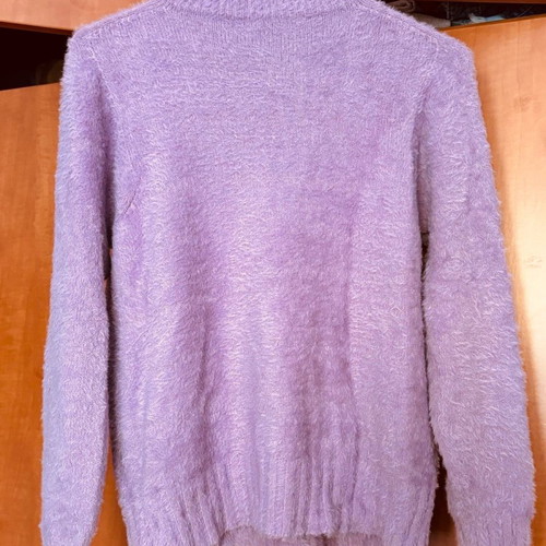 Women's purple lilac pullover size M very soft fabric