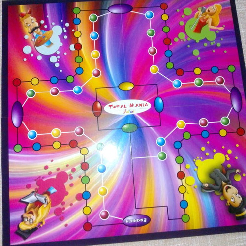Total Mania Junior board game 12 in 1 like new