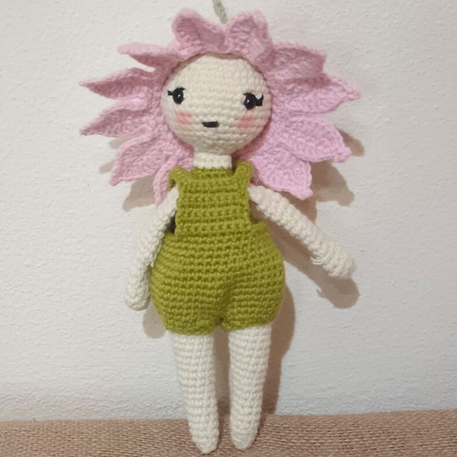 Knitted Loludoneraida Amigurumi Doll new with detachable accessories 19cm