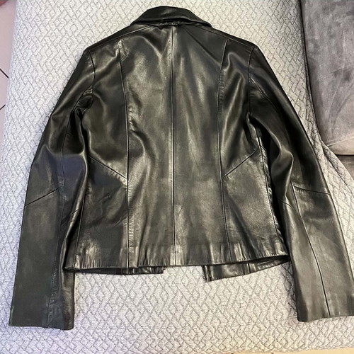 Leather jacket women size Large like new, black