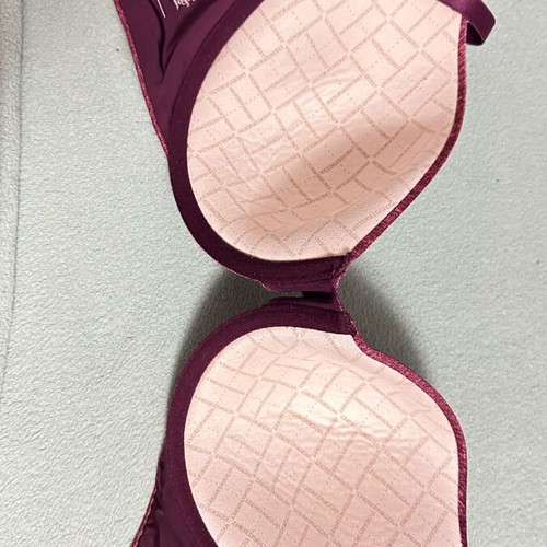 Victoria’s Secret 75 D bra new uplift semi Demi