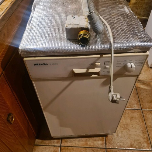 Miele dishwasher like new