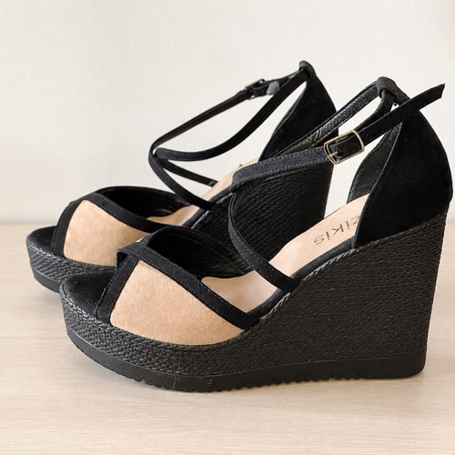 Bozikis suede platform sandals new, black, size 38