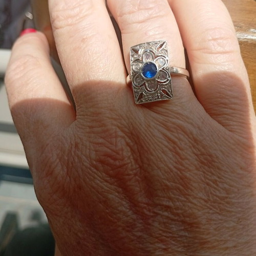 9 Carat Gold Ring like new with synthetic diamonds and sapphire