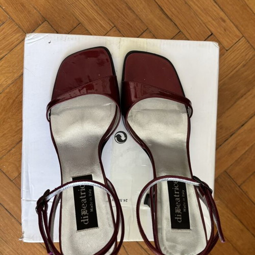 Beatrice burgundy heels size 37 like new