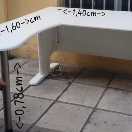 White corner desk with large surface