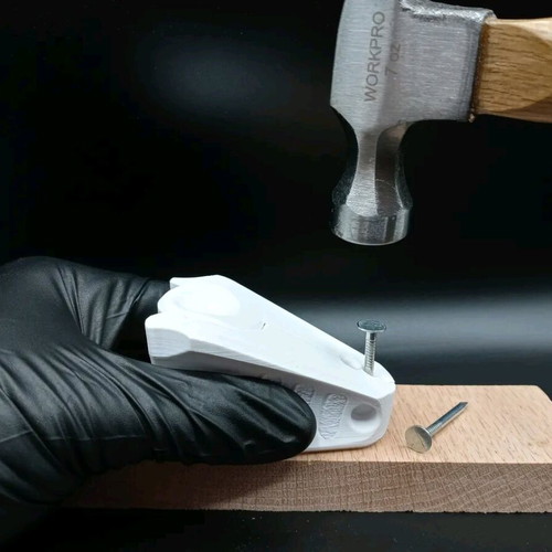 Nail holder new for finger injury prevention
