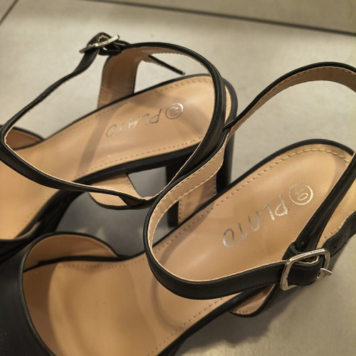 Black comfortable sandals with thick heel, size 40