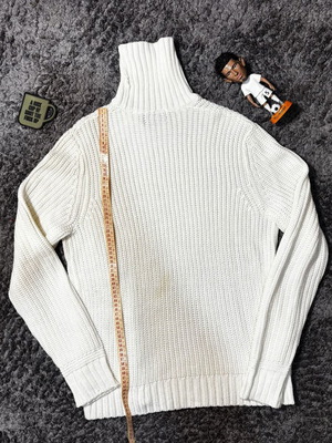 Bershka White Wool Turtleneck Sweater like new, size M