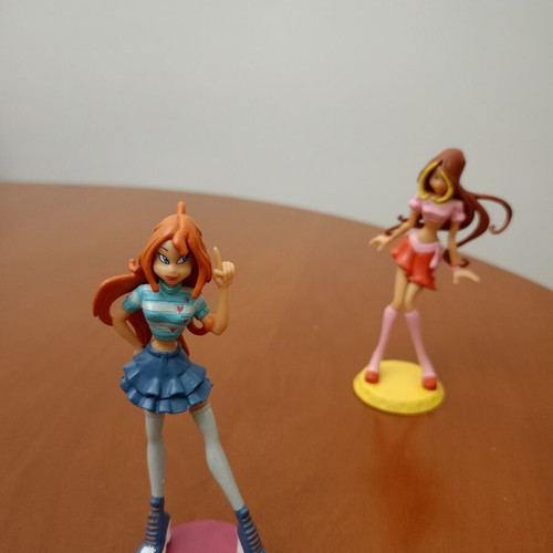 Winx Club figures Bloom and Flora like new