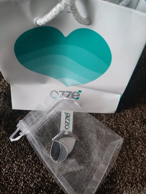 Ozze teardrop earrings new, gray and blue