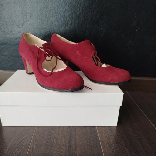 Flamenco dance shoes, size 39, red