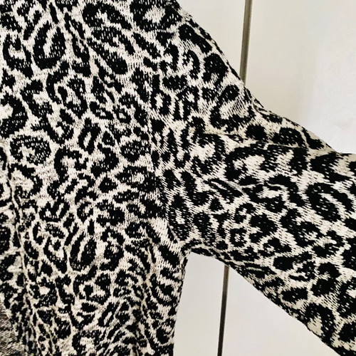 Women's cardigan size S fits also M