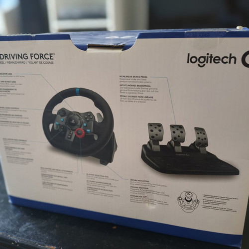 Logitech G29 Driving Force racing wheel compatible with PlayStation and PC