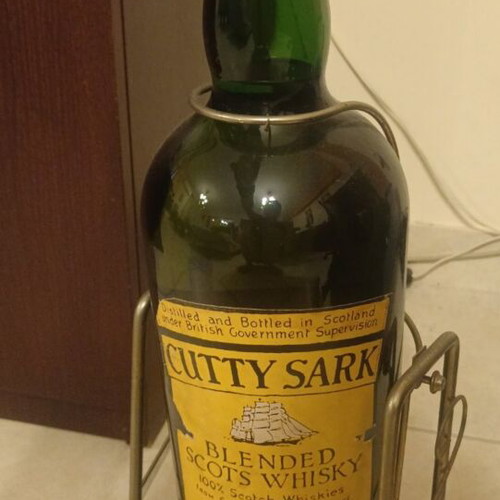 Cutty Sark Blended Scots Whisky 3.785L with metal stand new