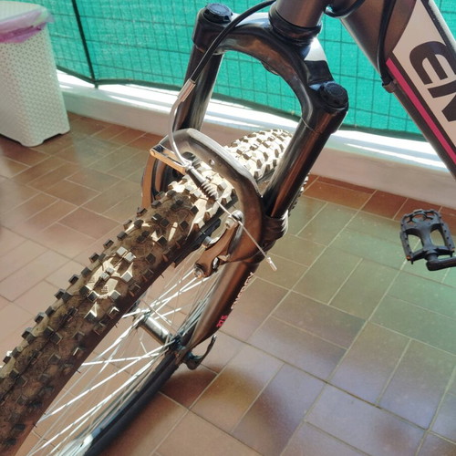 Mountain bike like new, women's, black, front suspension, gears