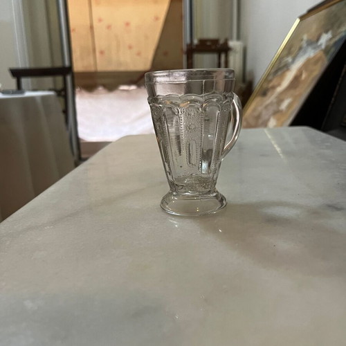 Conical glasses with handle set of two like new