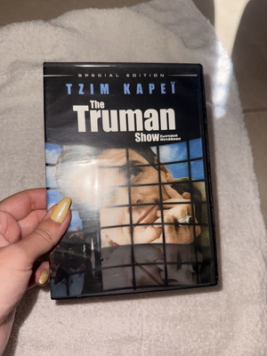 Truman Show DVD new, adventure and crime genre, subtitles