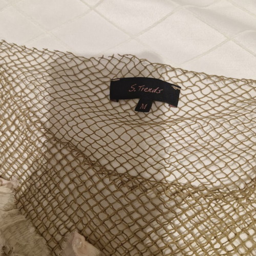 Perforated top medium size like new