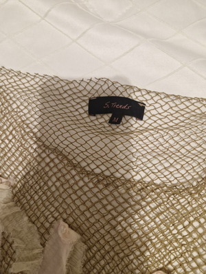 Perforated top medium size like new