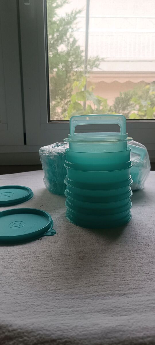 New Tupperware set for burgers, 4… - € 30,00 - Vendora.cy