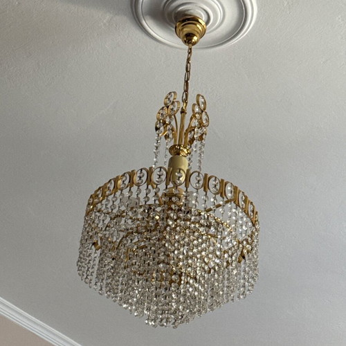 Classic crystal chandelier like new with gold finish