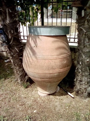 Cretan trichero pithari used, 100 years old, with lid