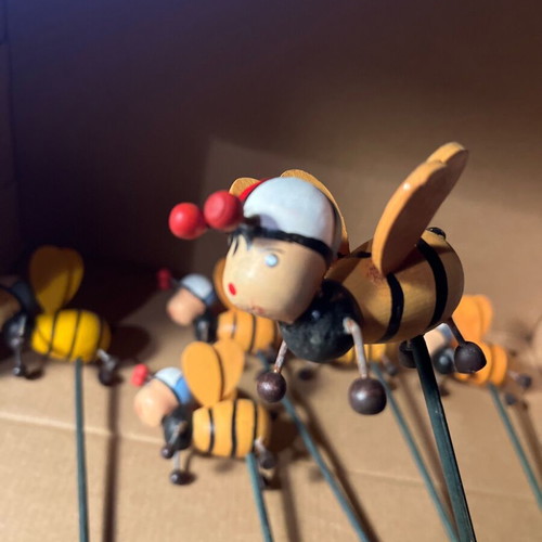 Wooden handmade old bees, set of 6 pieces